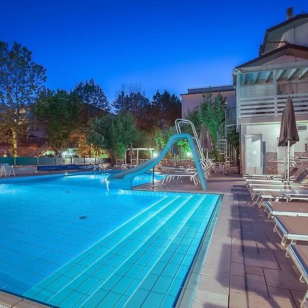 Hotel Giamaika Чезенатіко Екстер'єр фото