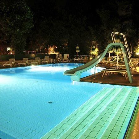 Hotel Giamaika Чезенатіко Екстер'єр фото