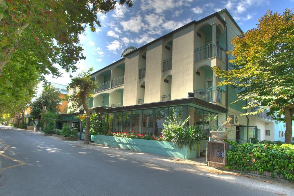 Hotel Giamaika Чезенатіко Екстер'єр фото