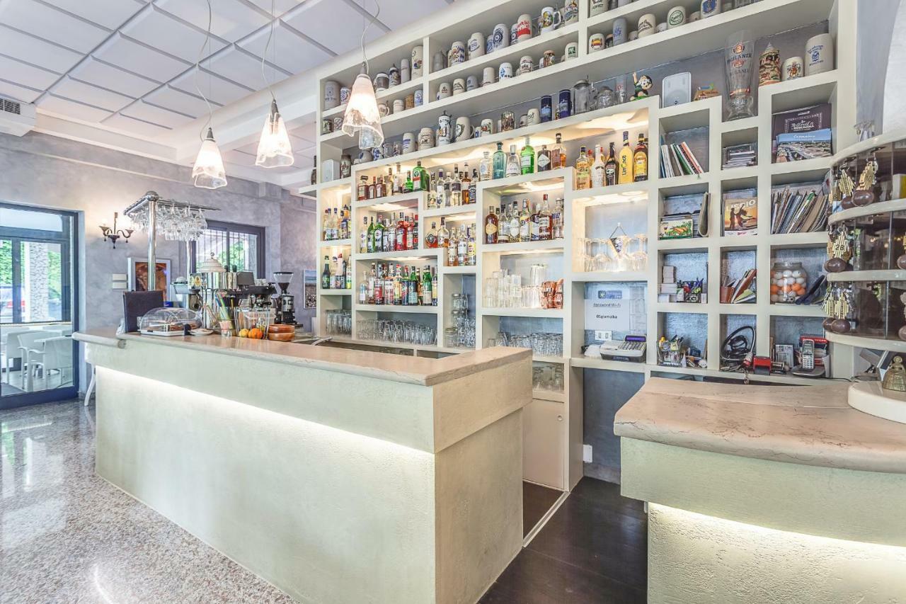 Hotel Giamaika Чезенатіко Екстер'єр фото